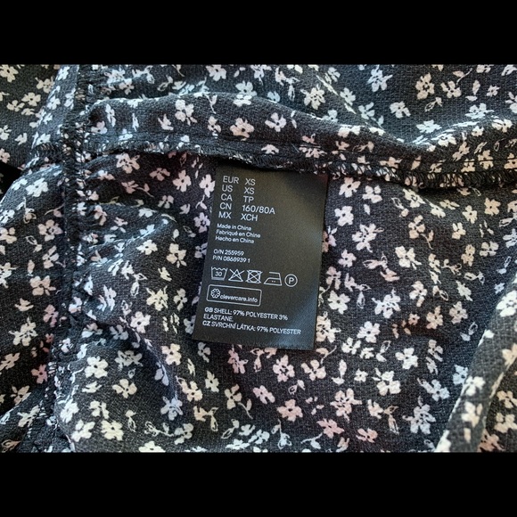 H&M Divided Floral Black Dress - Picture 9 of 10